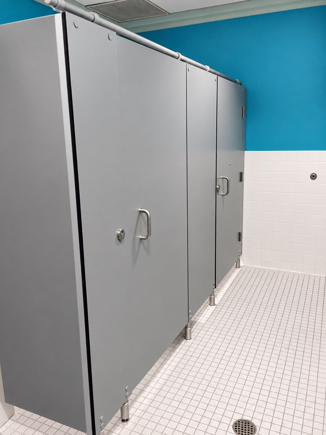 Second view of the restroom partitions at Foxwoods Resort Casino