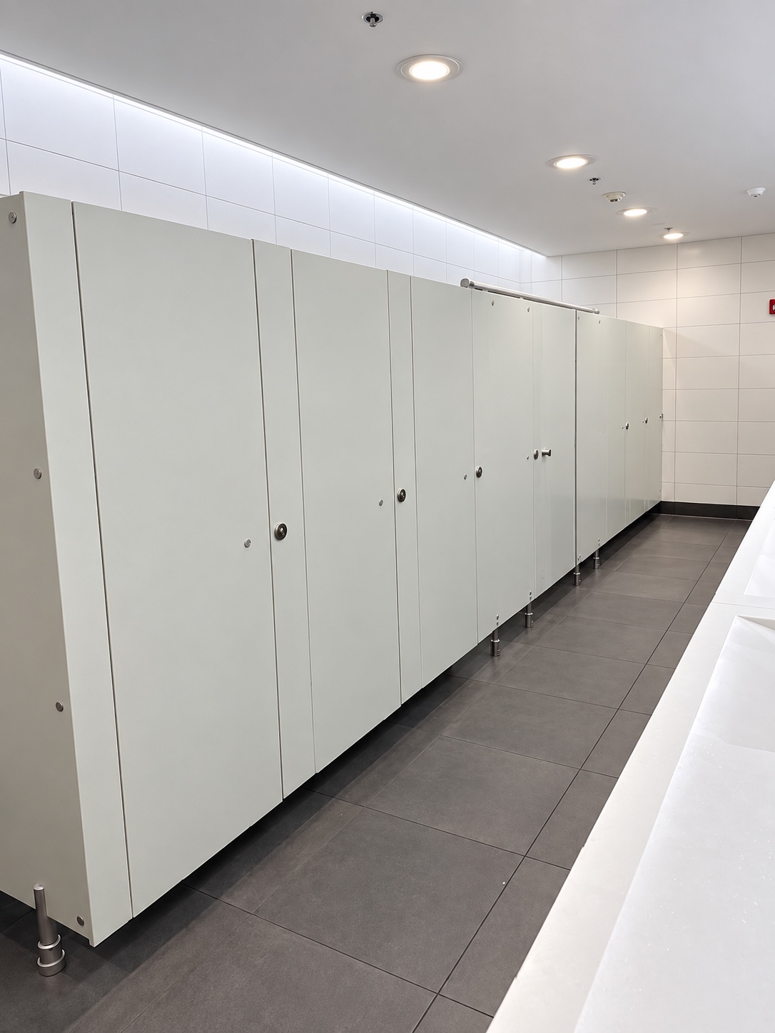 Completed Miami Airport partition installation